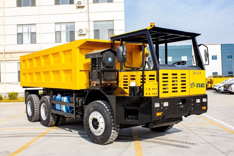 山東昌松工廠(chǎng)機(jī)械35T礦用運(yùn)輸側(cè)翻車(chē)下線(xiàn)